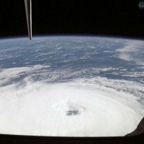 Ураганы из космоса фото
