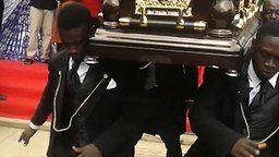 Весёлые похороны смотреть видео - 2:59